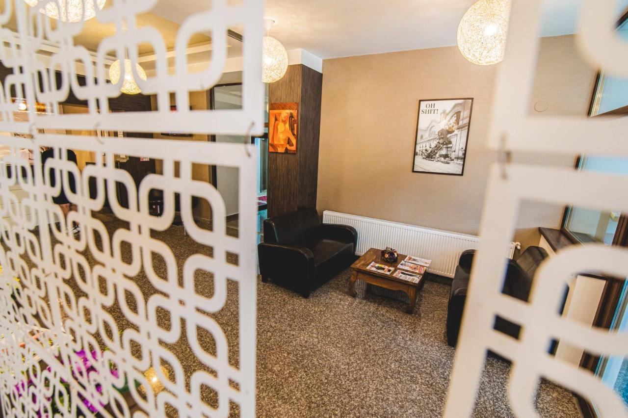 Hotel Class Brezoi Dış mekan fotoğraf