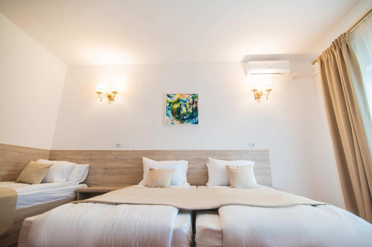 Hotel Class Brezoi Dış mekan fotoğraf